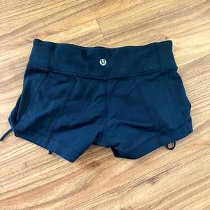 ✨Brand: Lululemon
✨Size: 2
✨Color: black